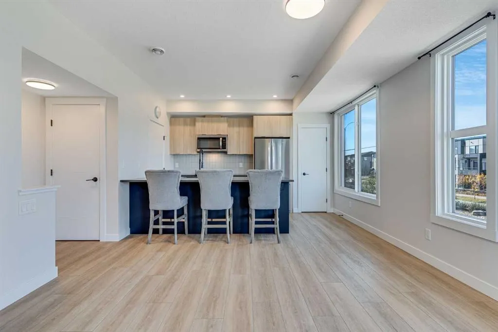 380 Seton Villas SE, #121