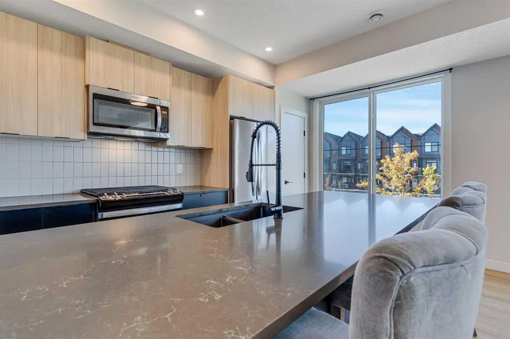 380 Seton Villas SE, #121