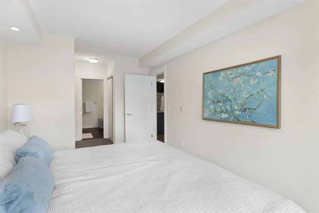 15 Aspenmont Heights SW, #103