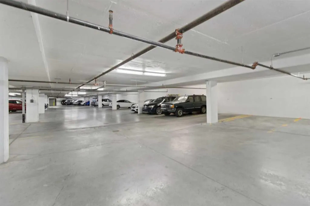 15 Aspenmont Heights SW, #103