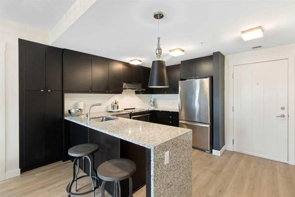 15 Aspenmont Heights SW, #103