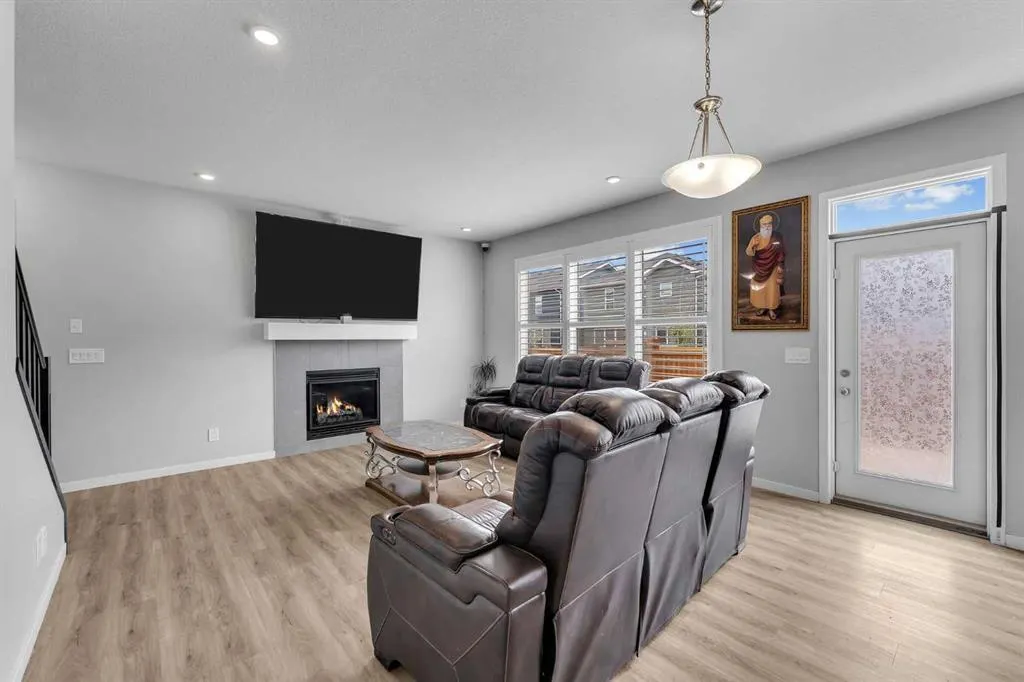 146 Red Sky Crescent NE