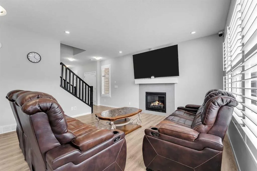 146 Red Sky Crescent NE