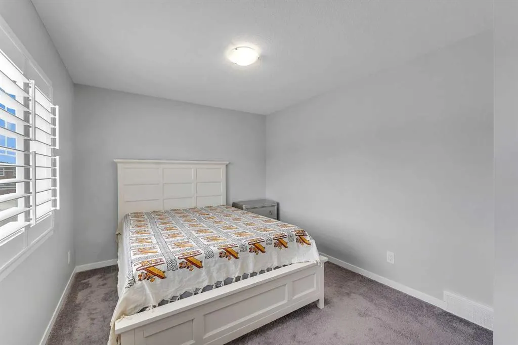 146 Red Sky Crescent NE