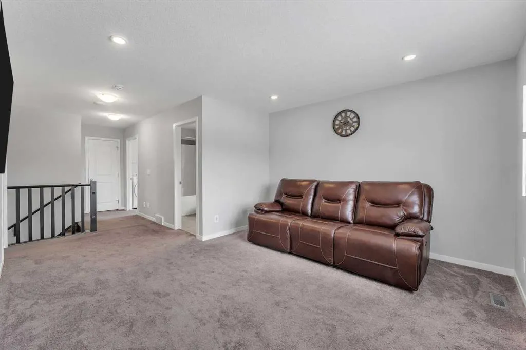 146 Red Sky Crescent NE