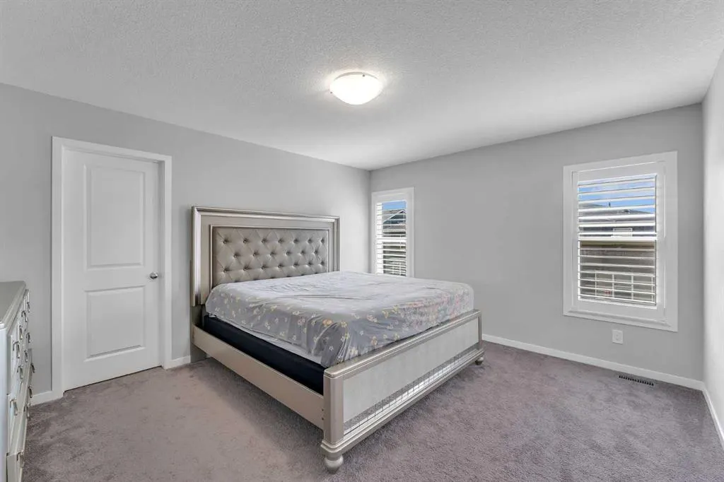 146 Red Sky Crescent NE