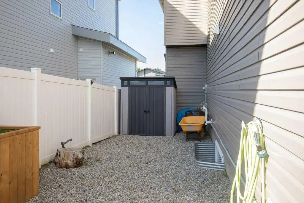 38 Cole Way
