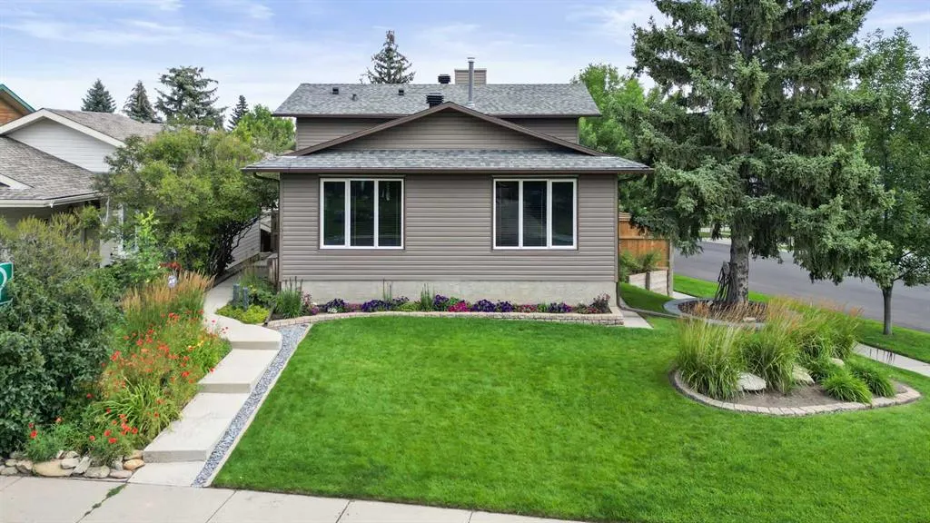 103 Sandarac Place NW
