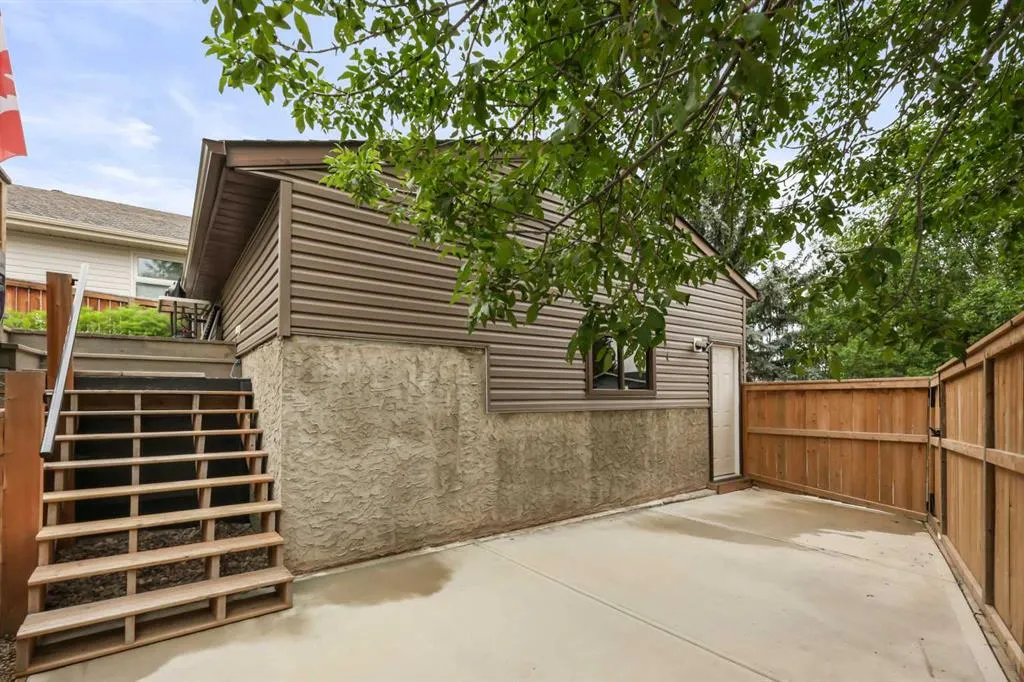 103 Sandarac Place NW