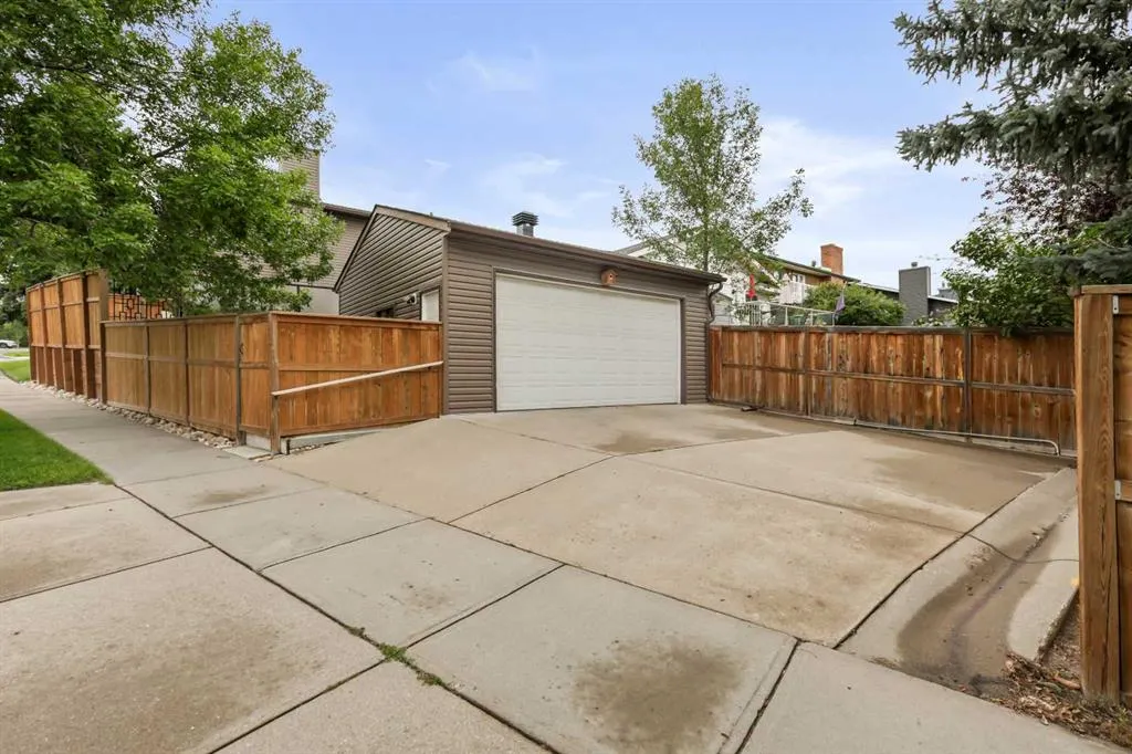 103 Sandarac Place NW