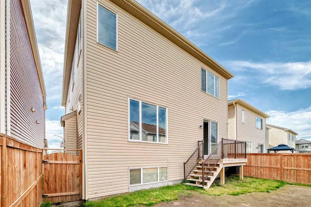222 Cityside Road NE