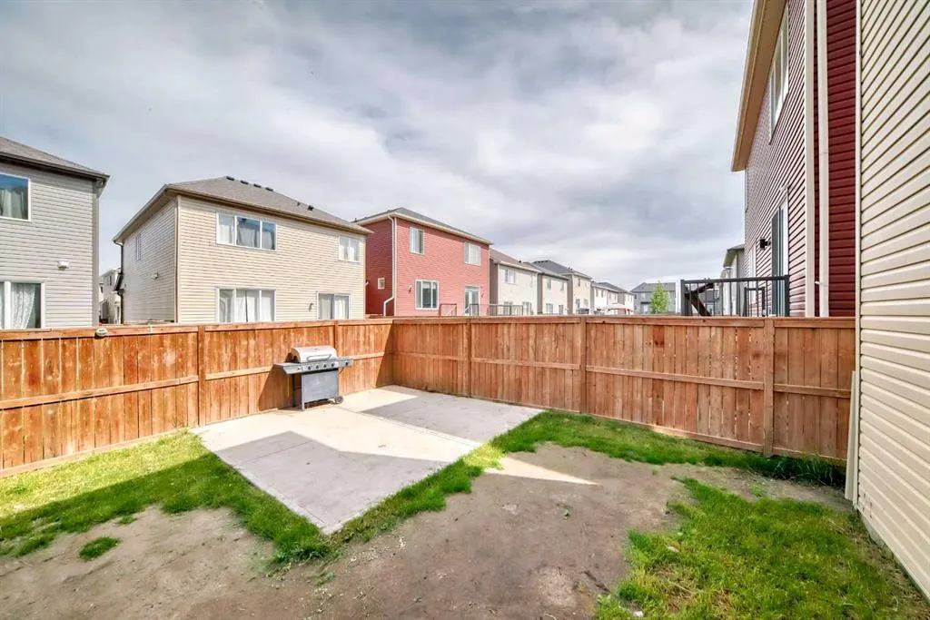 222 Cityside Road NE