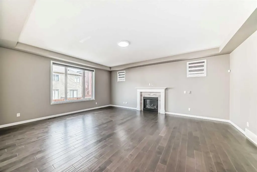 222 Cityside Road NE