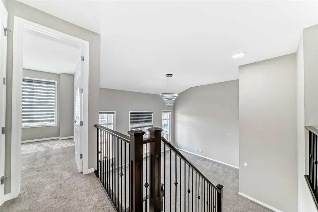 222 Cityside Road NE