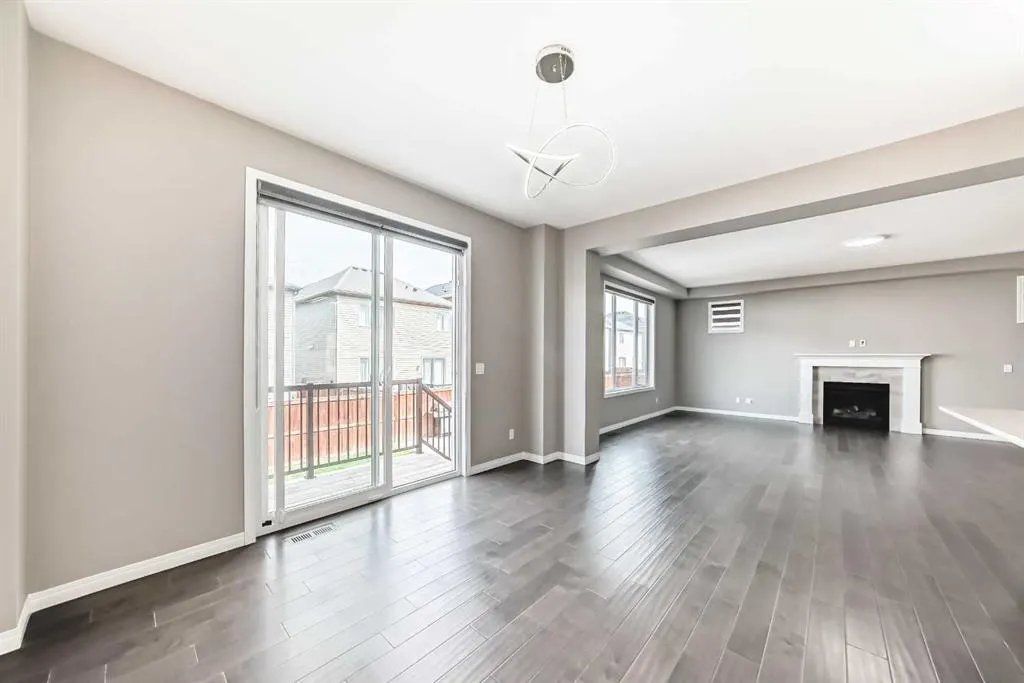 222 Cityside Road NE