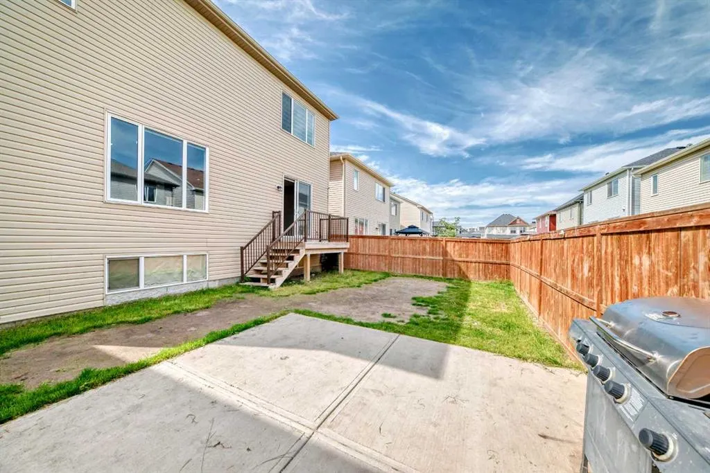 222 Cityside Road NE