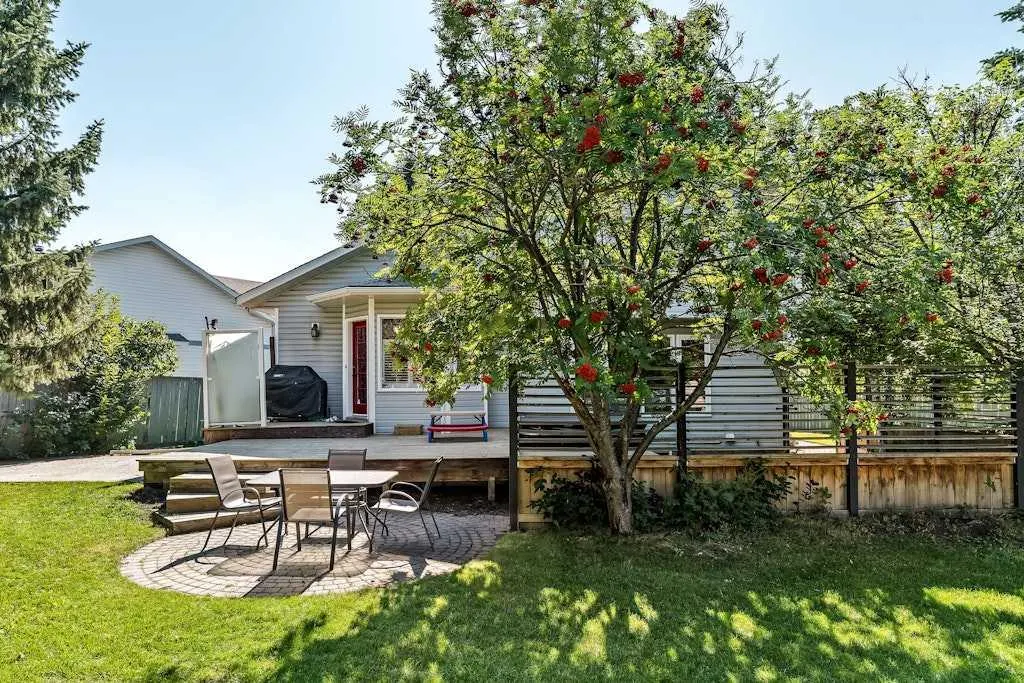 37 Woodmark Place SW
