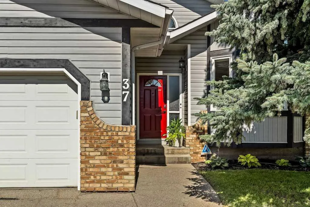 37 Woodmark Place SW