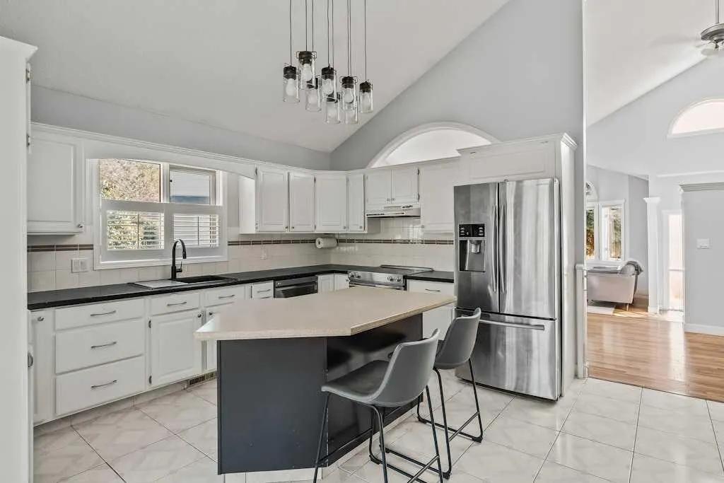 37 Woodmark Place SW