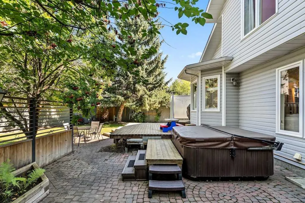 37 Woodmark Place SW
