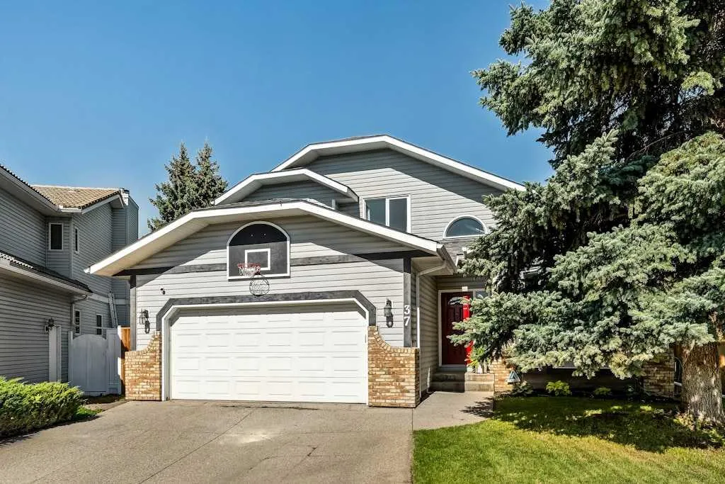 37 Woodmark Place SW