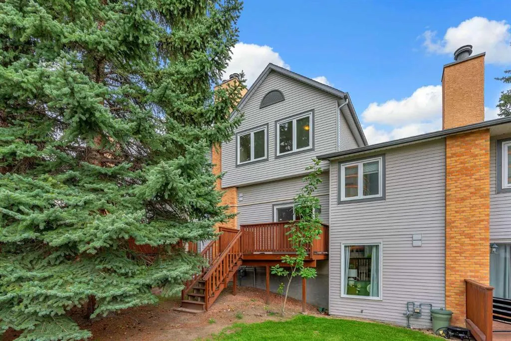 22 Coachway Green SW