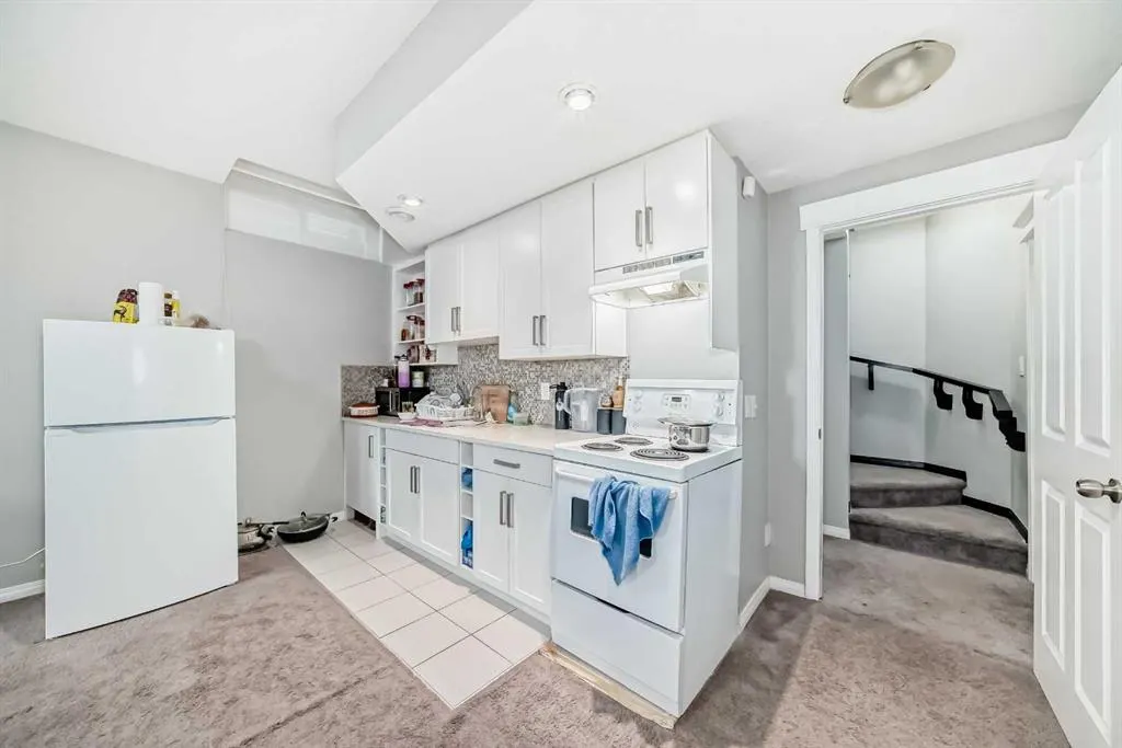 4 Redstone Park NE