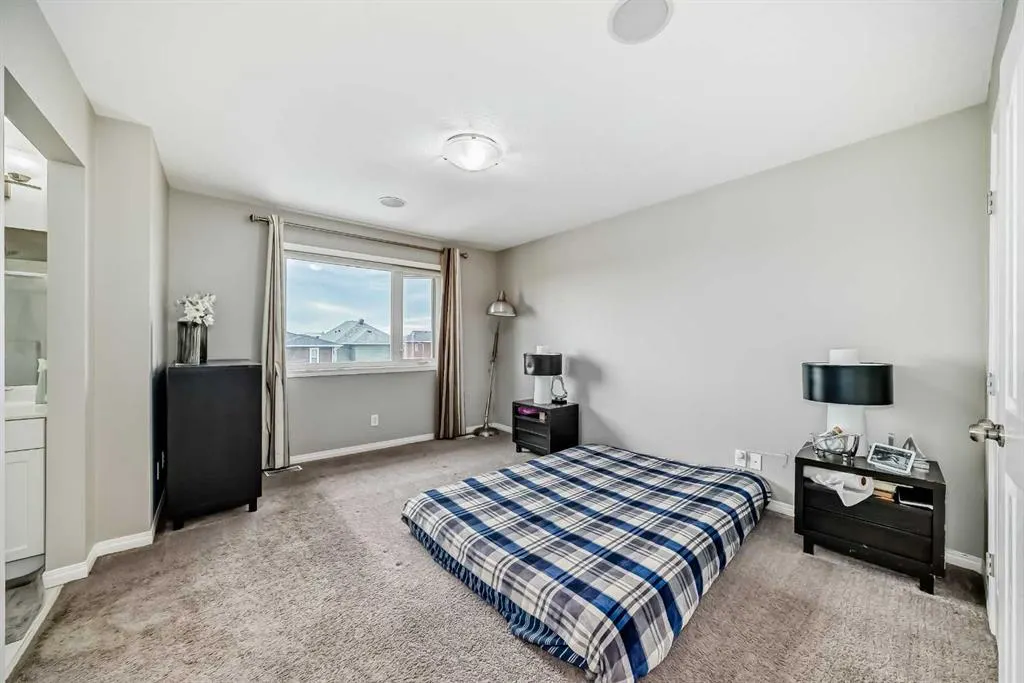 4 Redstone Park NE