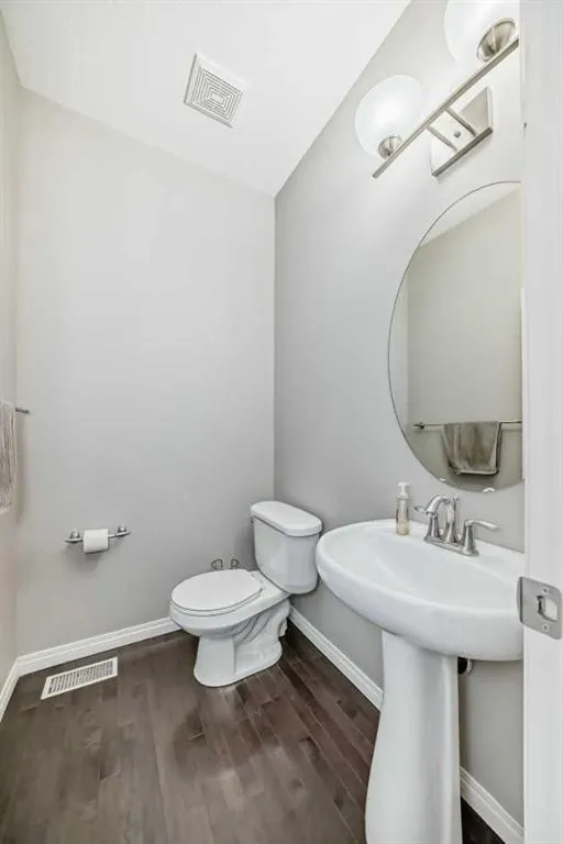 4 Redstone Park NE