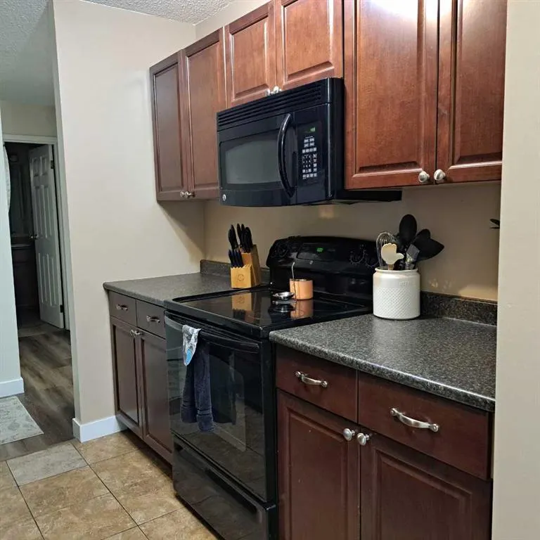 3910 23 Avenue S, #205