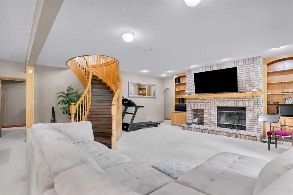 30 Springland Manor Drive