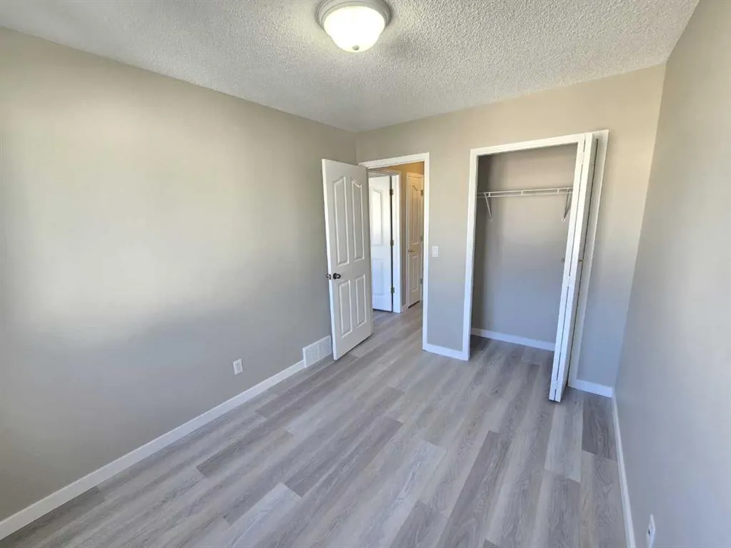 12 tarington Manor