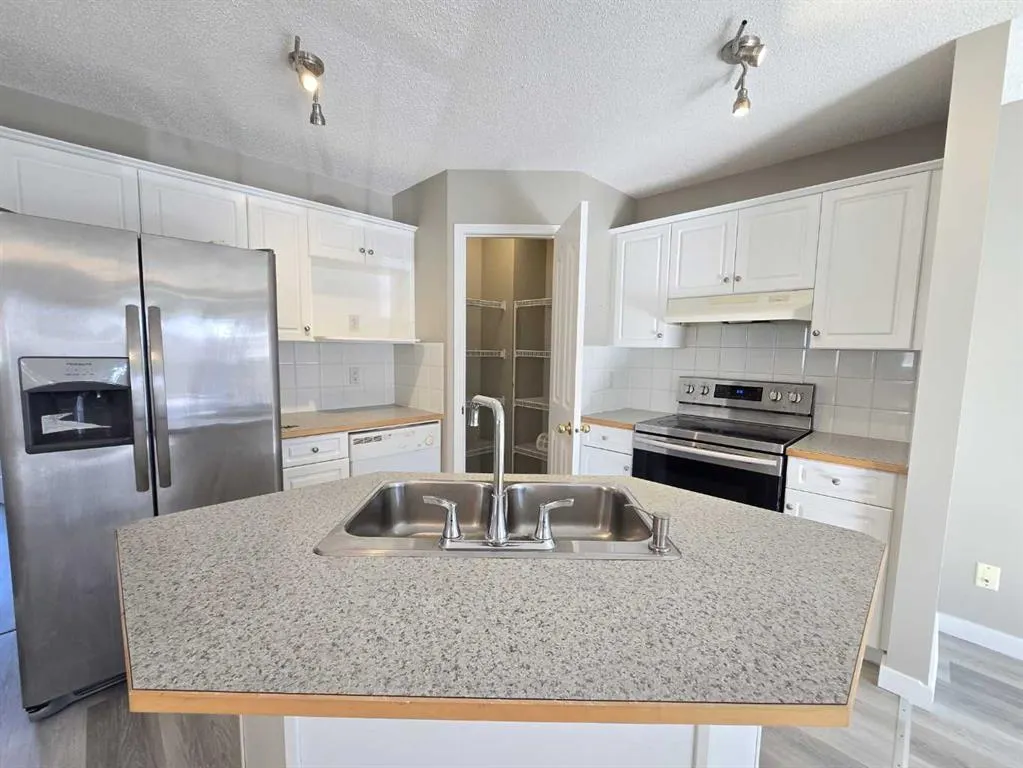 12 tarington Manor