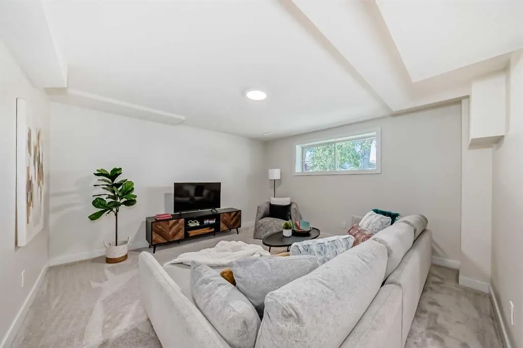 102 Sunbank Way SE