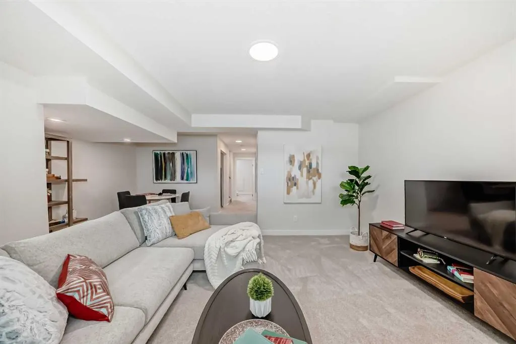 102 Sunbank Way SE