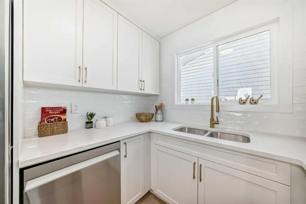 102 Sunbank Way SE