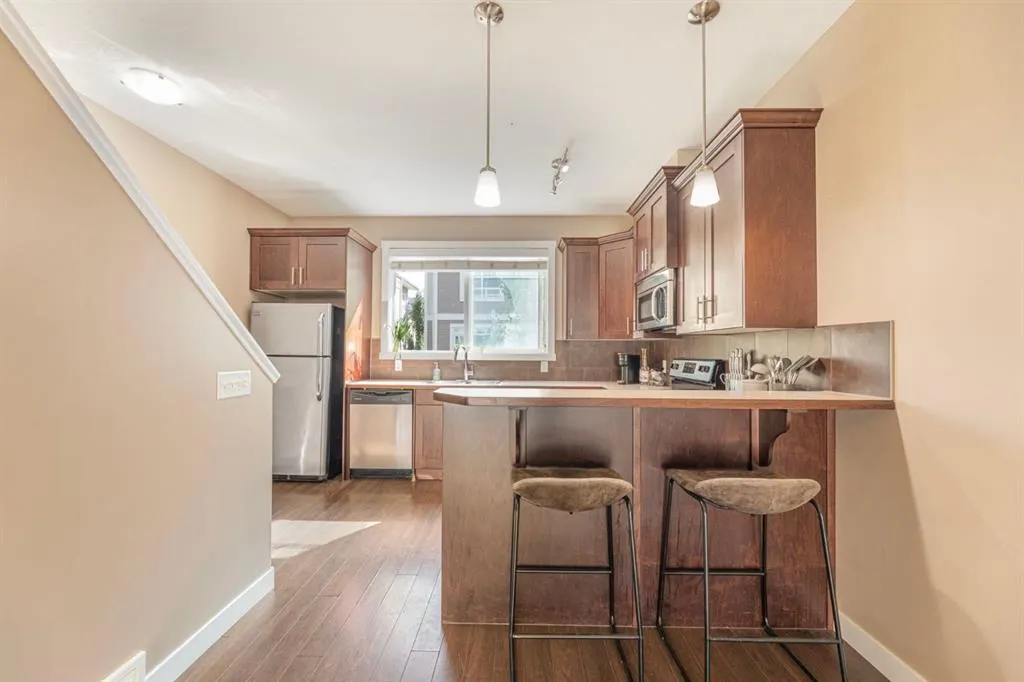 22 Skyview Ranch Gardens NE