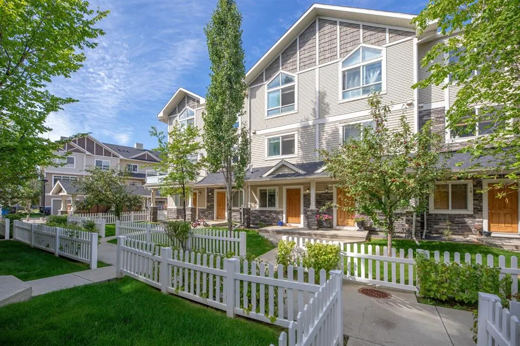 22 Skyview Ranch Gardens NE