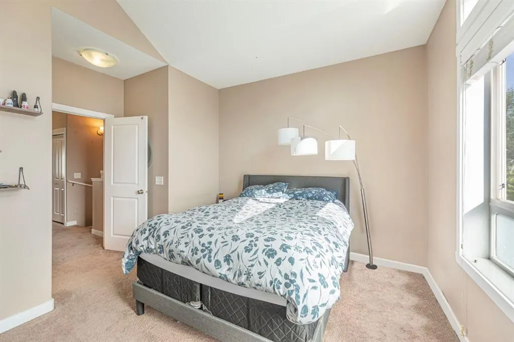 22 Skyview Ranch Gardens NE