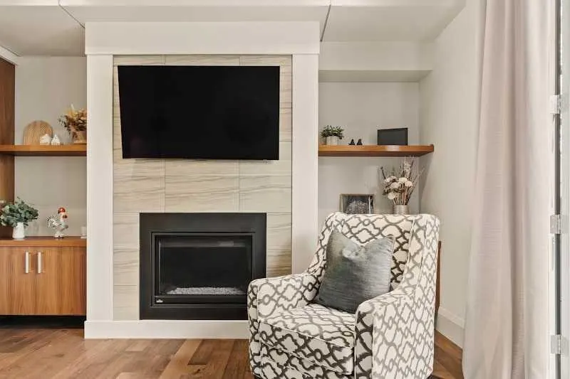 2214 30 Street SW, #103