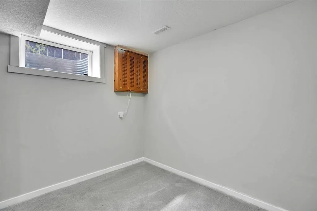 243 Castlebrook Road NE