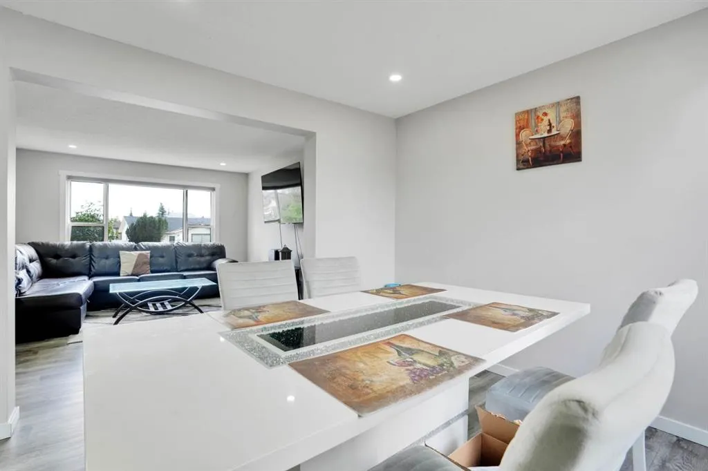 243 Castlebrook Road NE