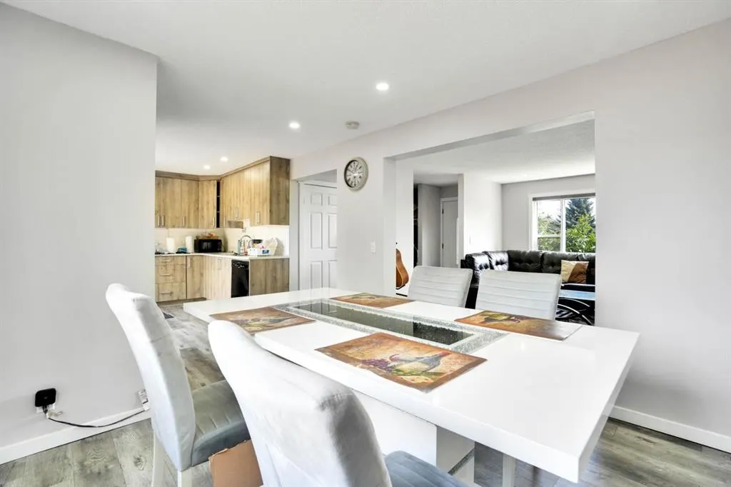 243 Castlebrook Road NE