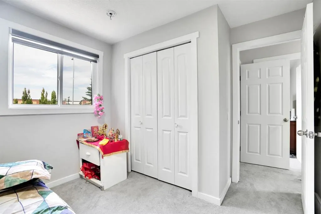 243 Castlebrook Road NE
