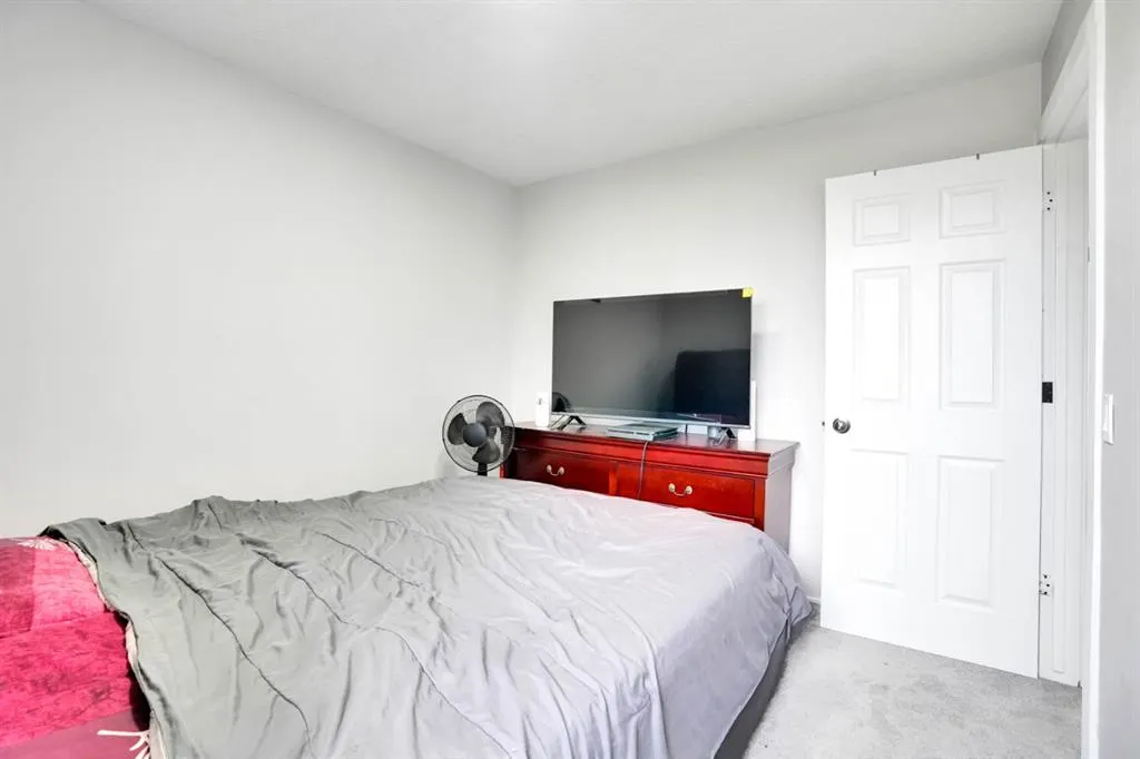 243 Castlebrook Road NE