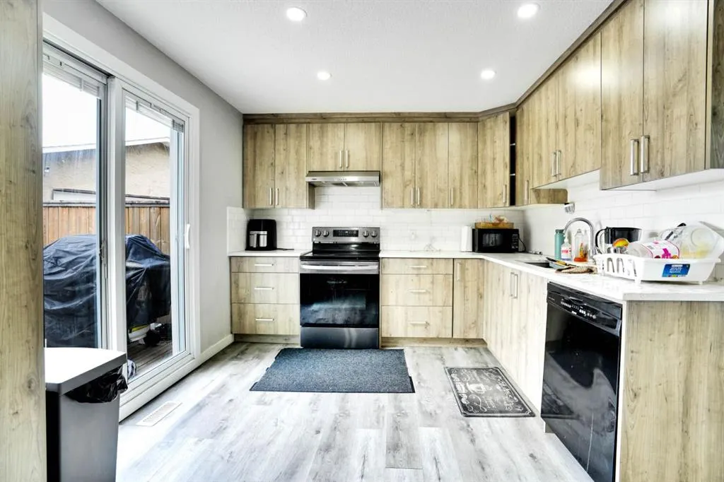 243 Castlebrook Road NE