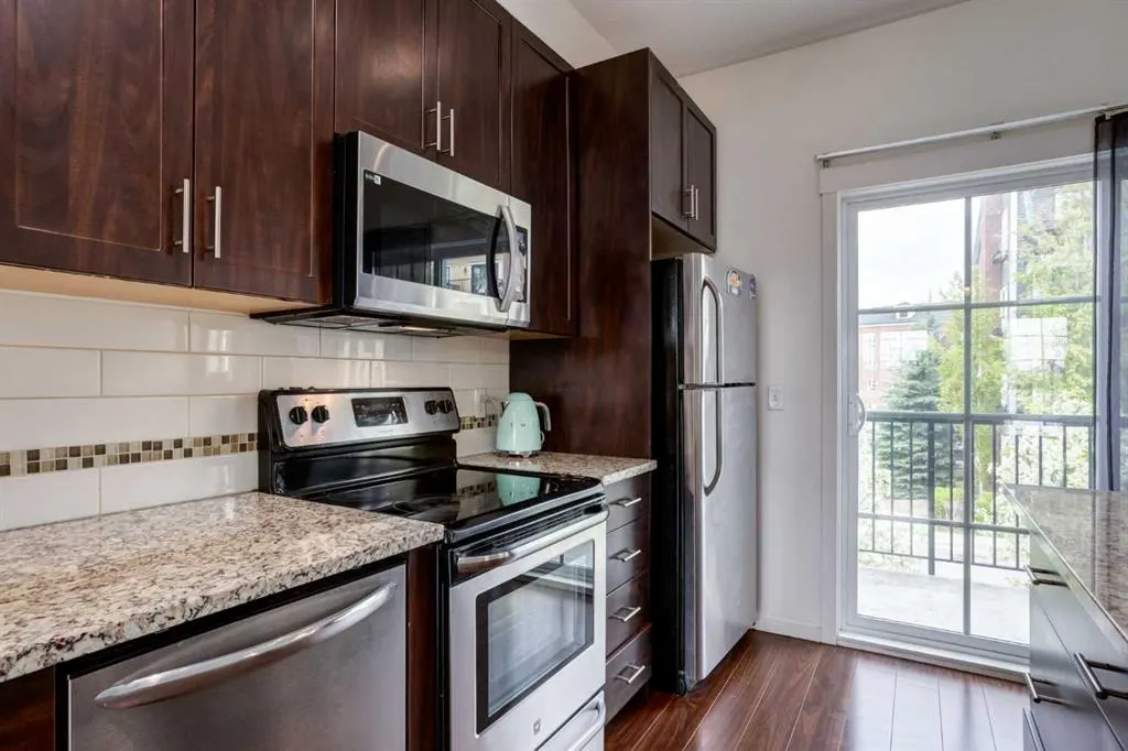 215 Copperpond Common SE