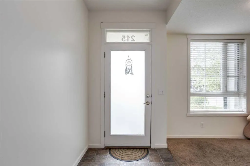 215 Copperpond Common SE