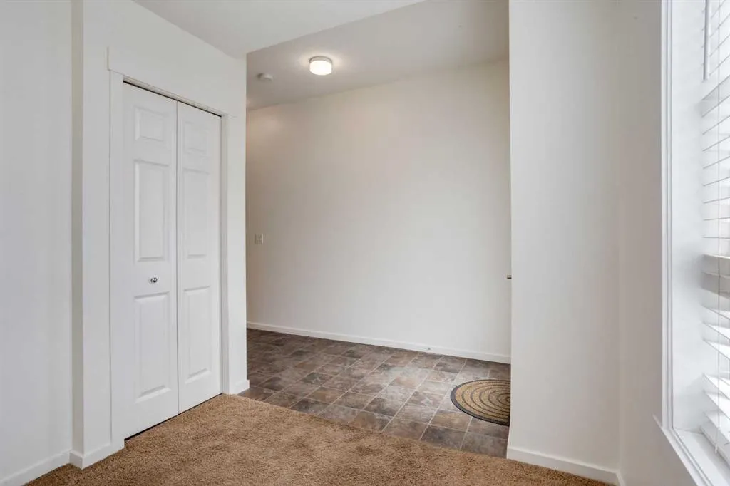 215 Copperpond Common SE