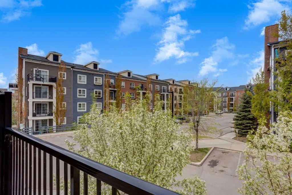 215 Copperpond Common SE